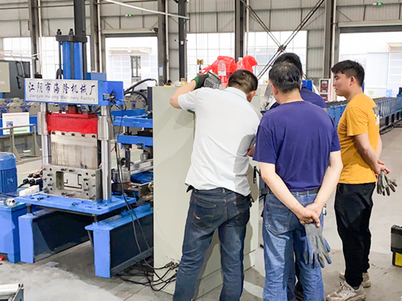 Flatpack Container House Top Beam Roll Forming Machine