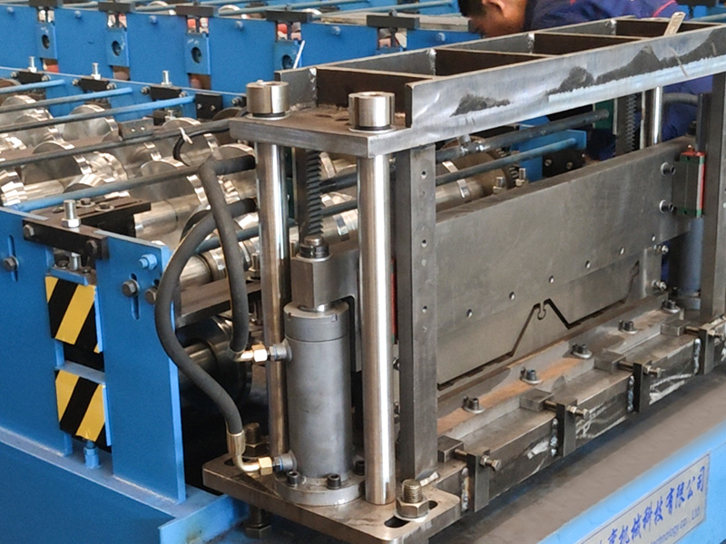 YX25-820 Easy To Install PV Tile Roll Forming Machine